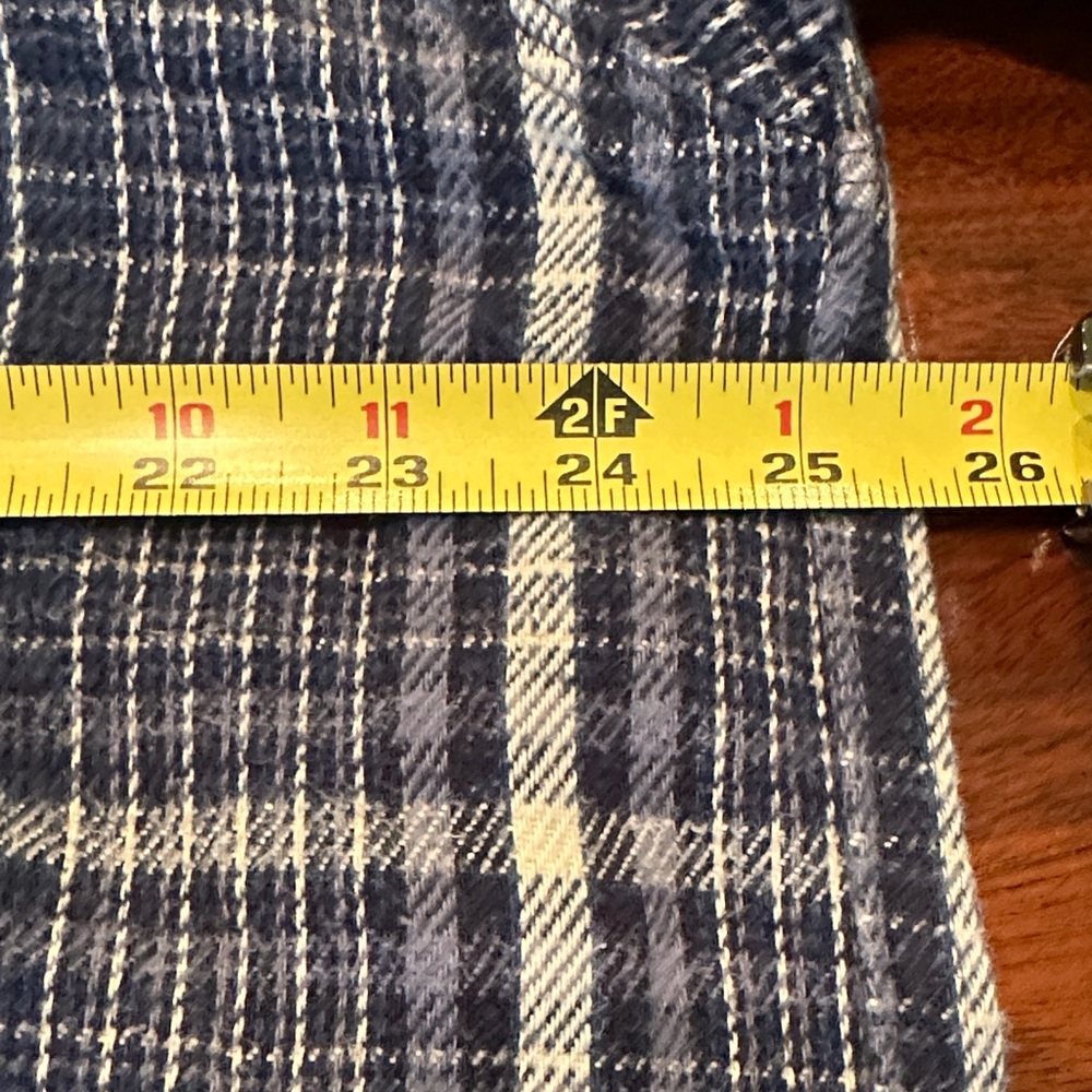 Carhartt Men’s blue and white plaid flannel shirt - Picture 5 of 8